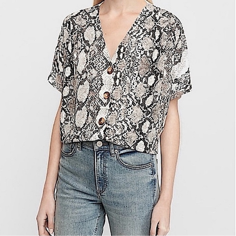 Express Black and White Button Down Crop Top